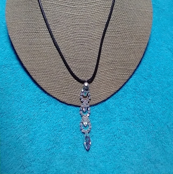 Aurora crystal long dangle pendant on black cord necklace - Picture 4 of 4